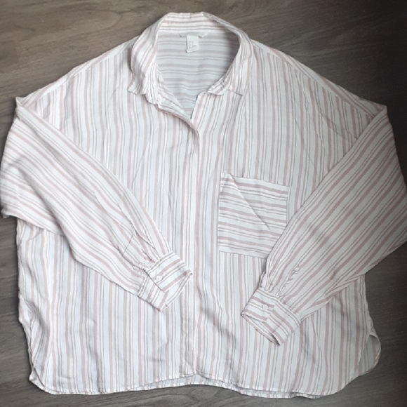 H&M Boyfriend Button Down Top - Picture 1 of 5